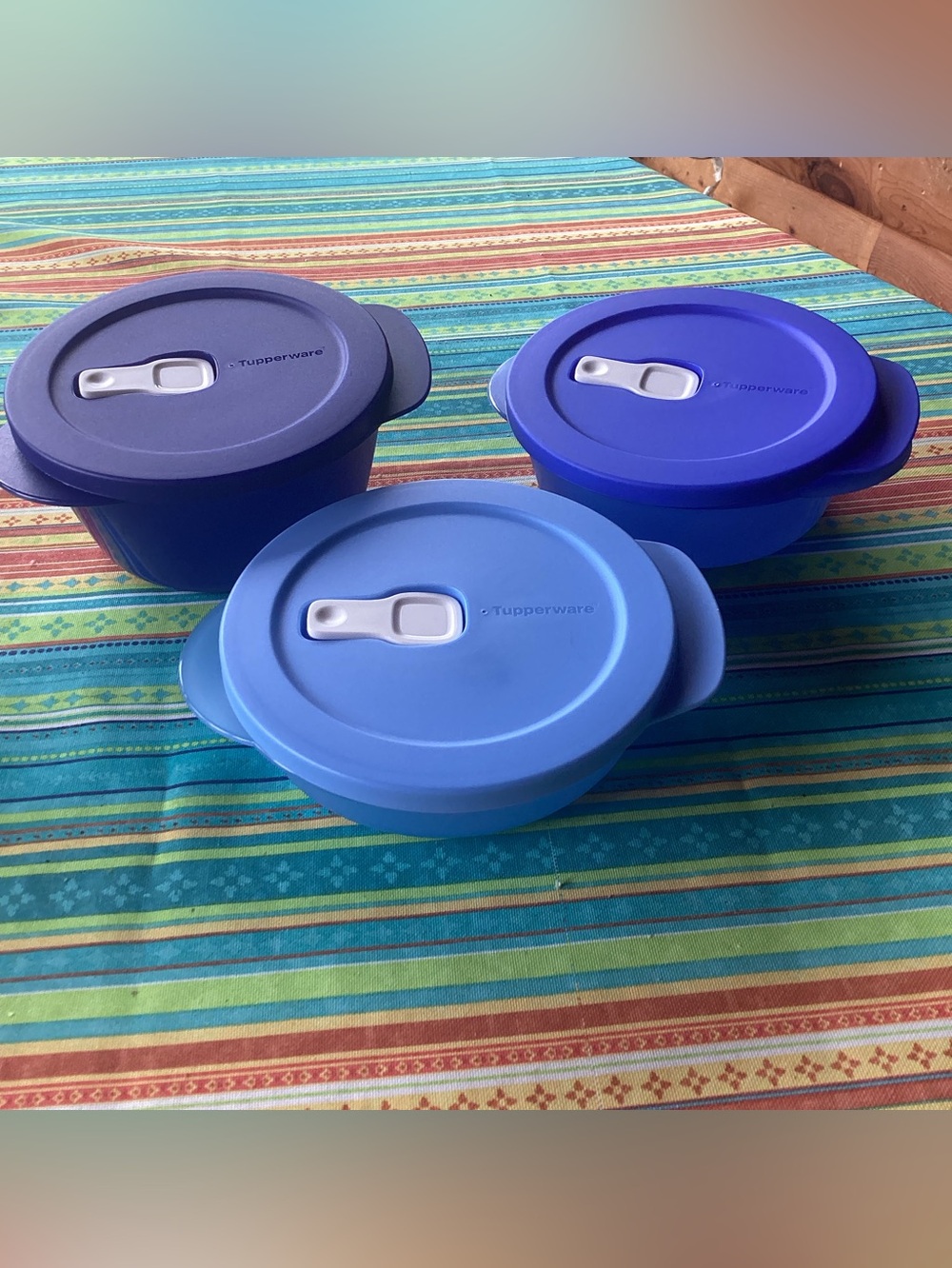 Tupperware Crystal Wave PLUS - set of 3 microwave bowls in blue - Picture 2 of 8